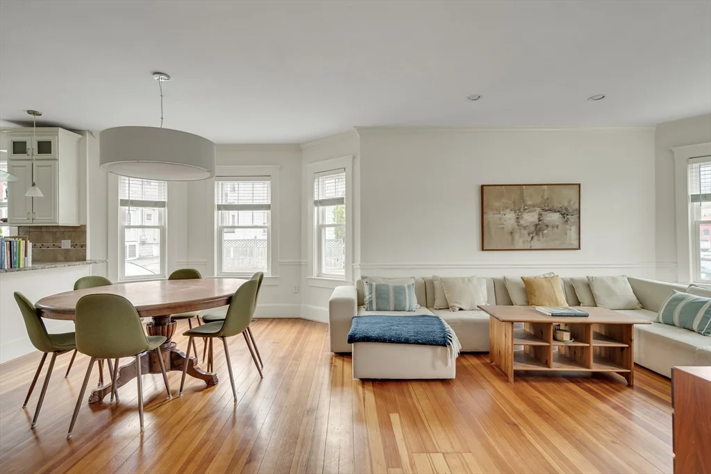 2 bed, 1 bath apartment for rent at 266 Belmont St Unit 1, Watertown — photo 4 of 25