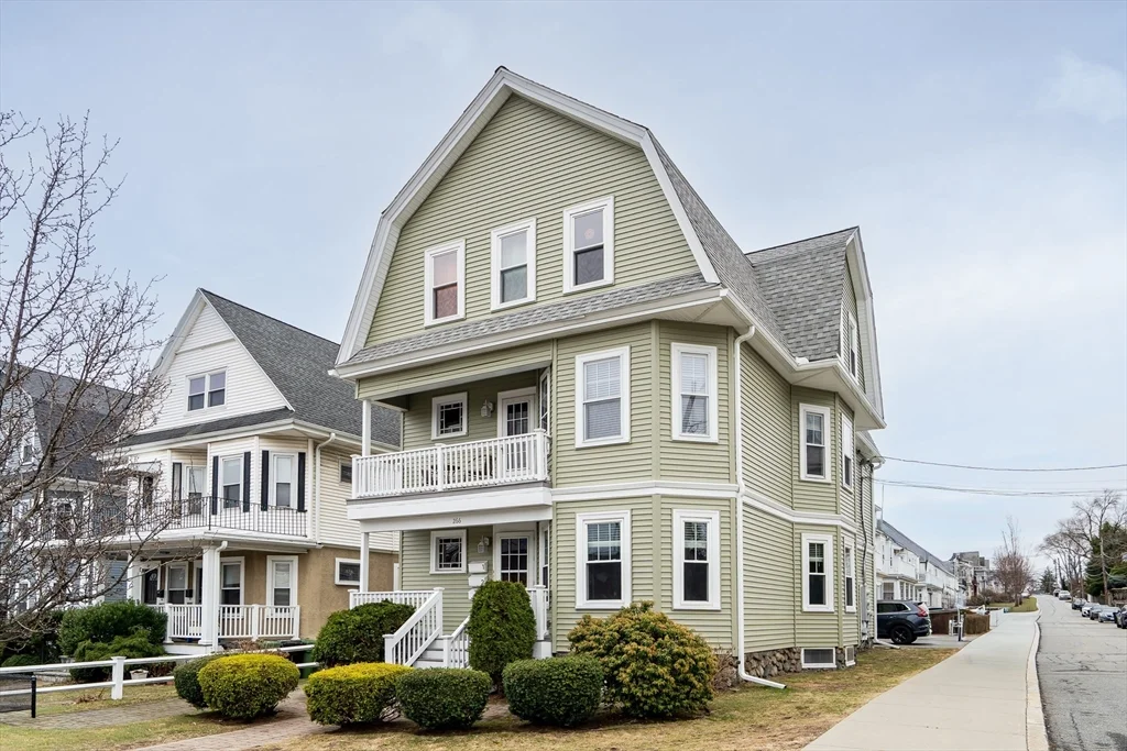 2 bed, 1 bath apartment for rent at 266 Belmont St Unit 1, Watertown — photo 1 of 25