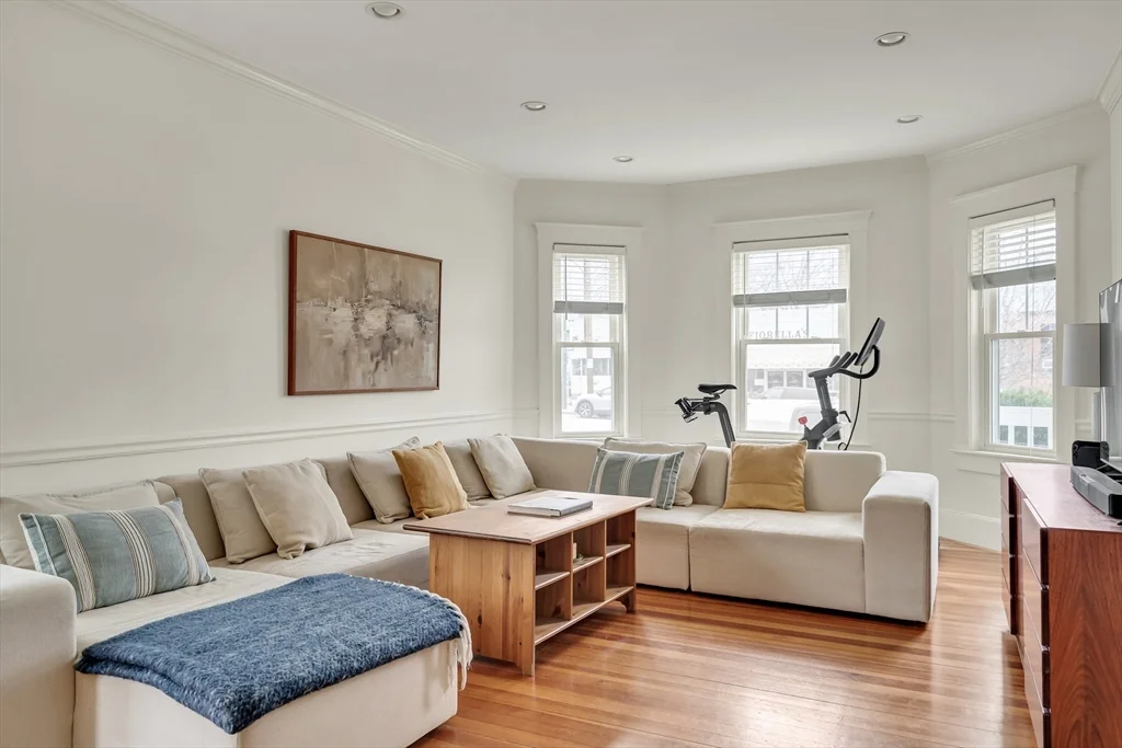 2 bed, 1 bath apartment for rent at 266 Belmont St Unit 1, Watertown — photo 5 of 25