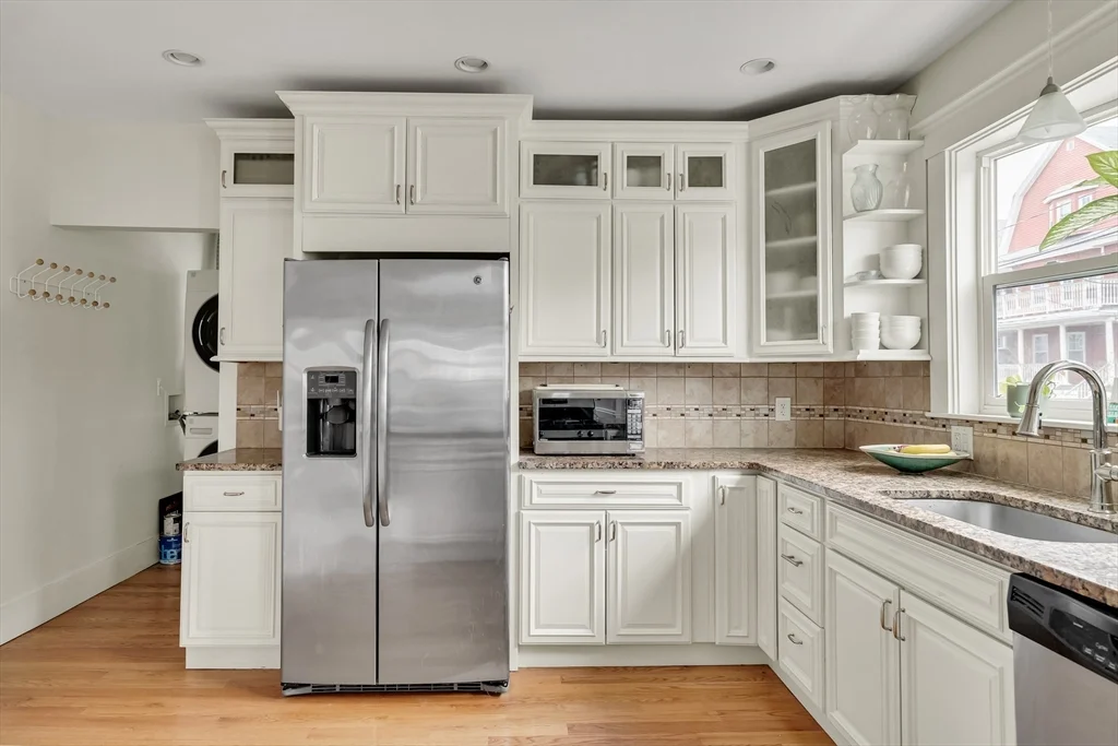 2 bed, 1 bath apartment for rent at 266 Belmont St Unit 1, Watertown — photo 10 of 25