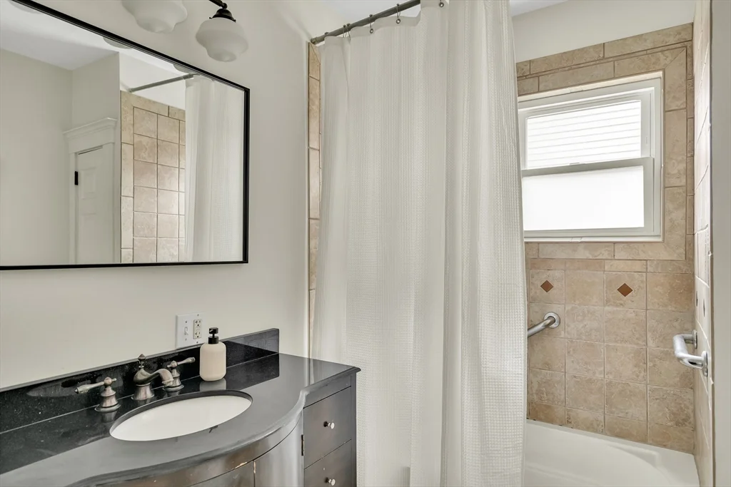 2 bed, 1 bath apartment for rent at 266 Belmont St Unit 1, Watertown — photo 21 of 25