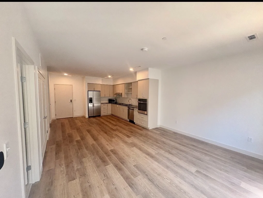 1 bed, 1 bath apartment for rent at 266 Canal St Unit 2310, Glenwood — photo 4 of 21