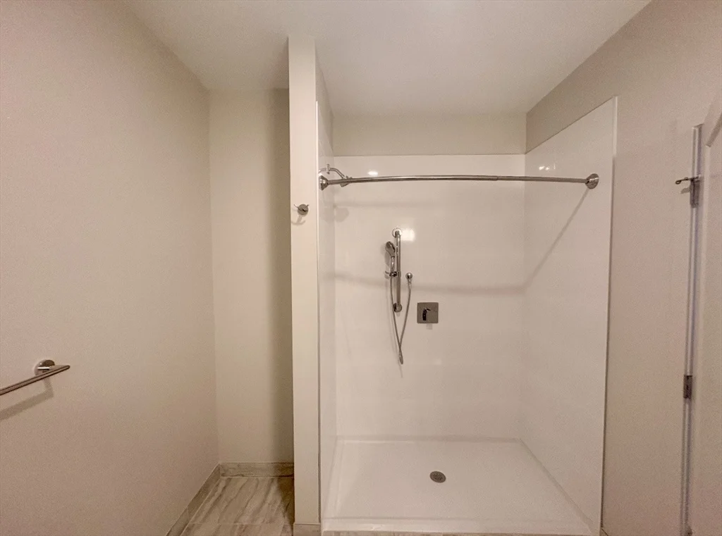 1 bed, 1 bath apartment for rent at 266 Canal St Unit 2310, Glenwood — photo 8 of 21