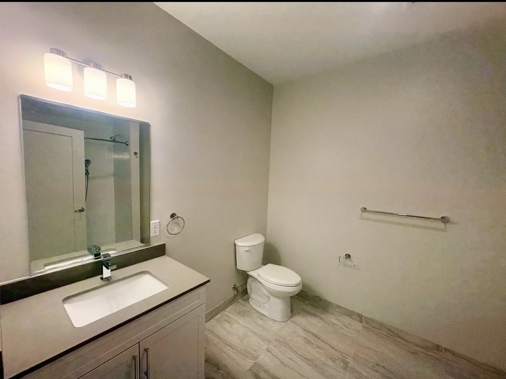 1 bed, 1 bath apartment for rent at 266 Canal St Unit 2310, Glenwood — photo 7 of 21