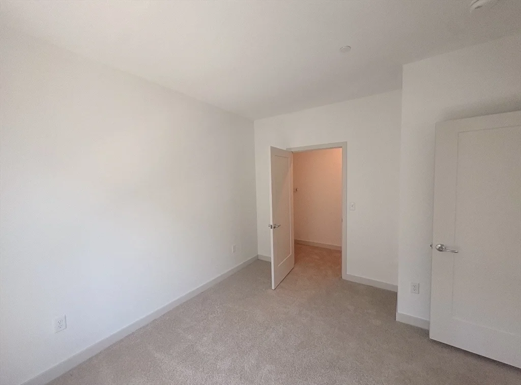 1 bed, 1 bath apartment for rent at 266 Canal St Unit 2310, Glenwood — photo 5 of 21