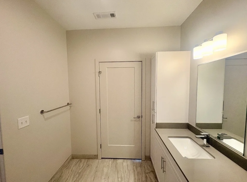 2 bed, 1 bath apartment for rent at 266 Canal St Unit 2514, Glenwood — photo 12 of 22