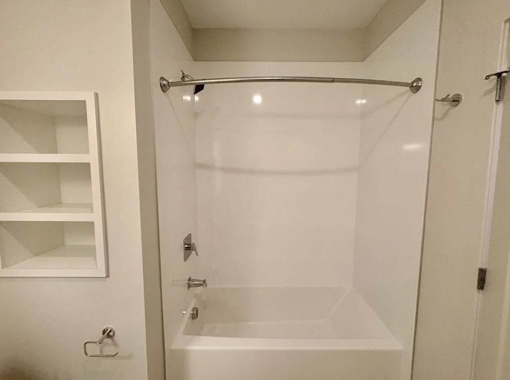 2 bed, 1 bath apartment for rent at 266 Canal St Unit 2514, Glenwood — photo 11 of 22