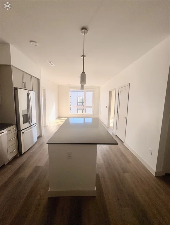 2 bed, 1 bath apartment for rent at 266 Canal St Unit 2514, Glenwood — photo 4 of 22