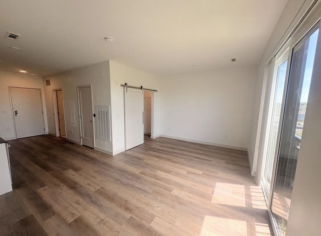 Studio bed, 1 bath apartment for rent at 266 Canal St Unit 5511, Glenwood — photo 3 of 18