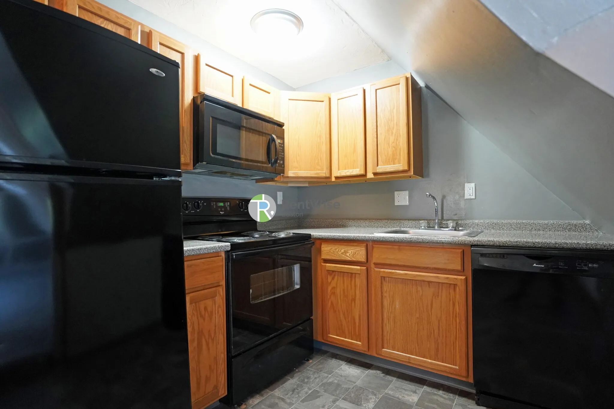 3 bed, 2 bath apartment for rent at 266 Chestnut Hill Ave Unit 6, Brighton — photo 7 of 25