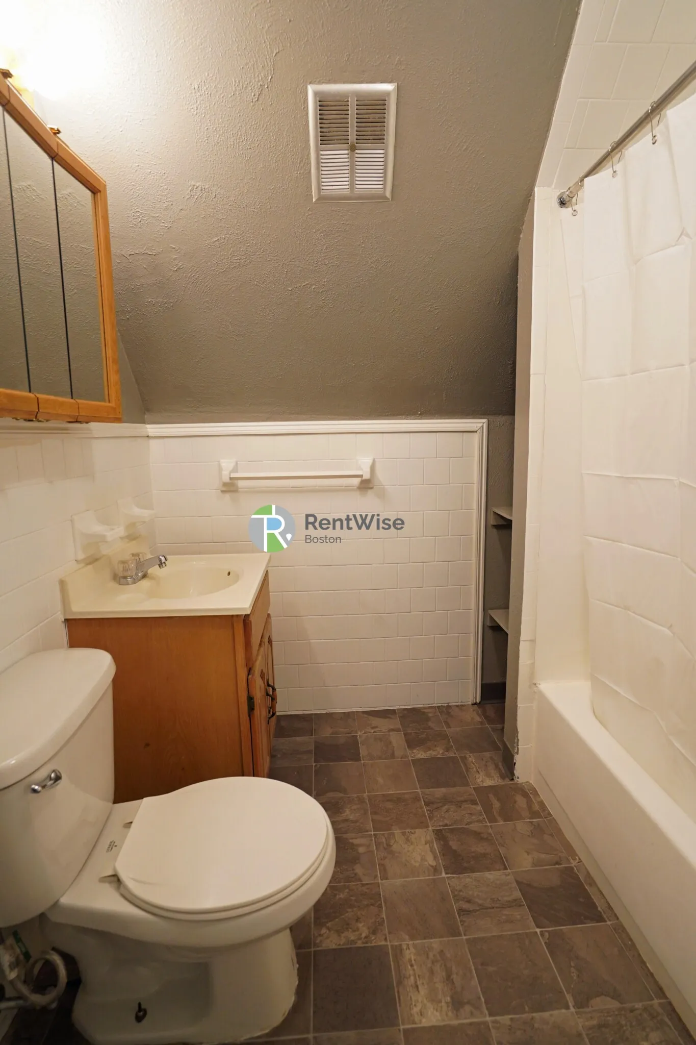 3 bed, 2 bath apartment for rent at 266 Chestnut Hill Ave Unit 6, Brighton — photo 16 of 25