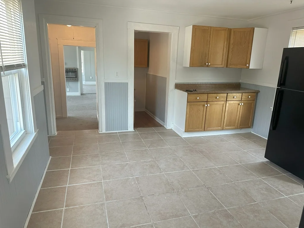 3 bed, 1 bath apartment for rent at 266 Hilldale Ave Unit 3, Haverhill — photo 3 of 8