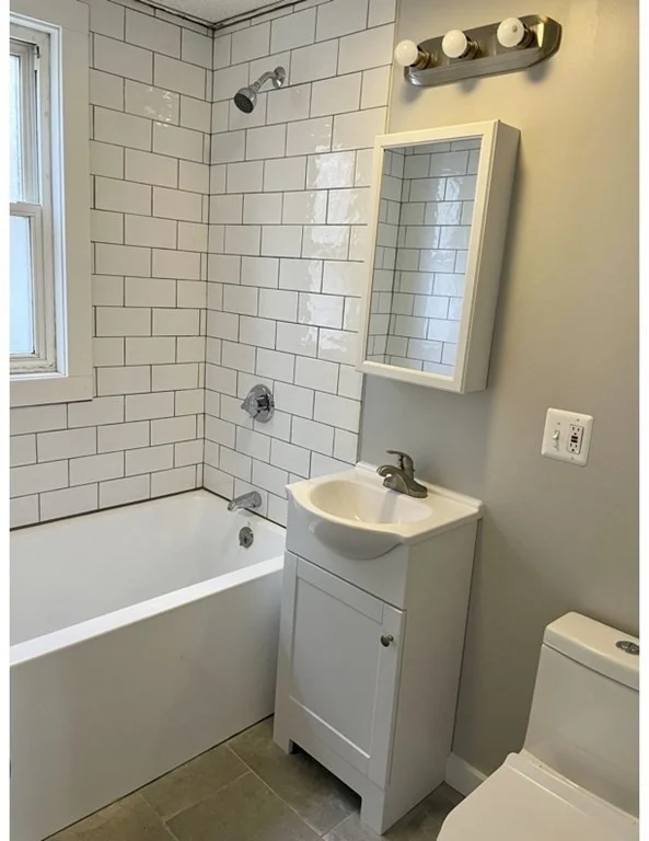 1 bed, 1 bath apartment for rent at 266 W Sixth Unit REAR, Lowell — photo 5 of 16
