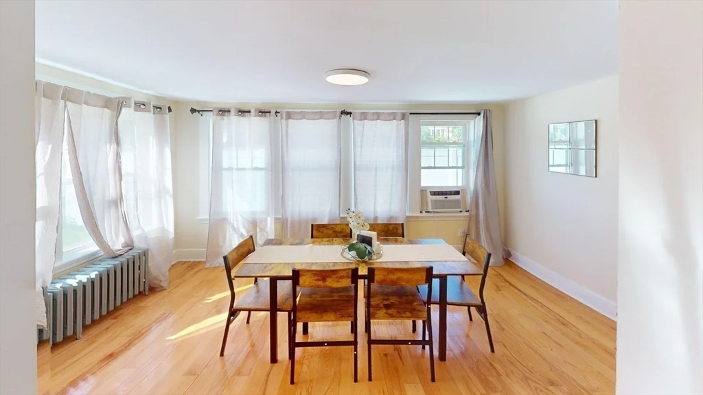 4 bed, 4+ bath apartment for rent at 266 Webster St, Worcester — photo 4 of 29