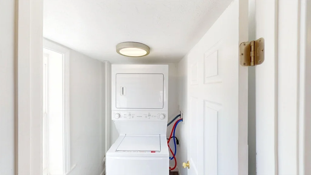 4 bed, 4+ bath apartment for rent at 266 Webster St, Worcester — photo 12 of 29