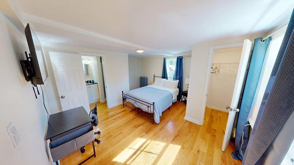 4 bed, 4+ bath apartment for rent at 266 Webster St, Worcester — photo 17 of 29