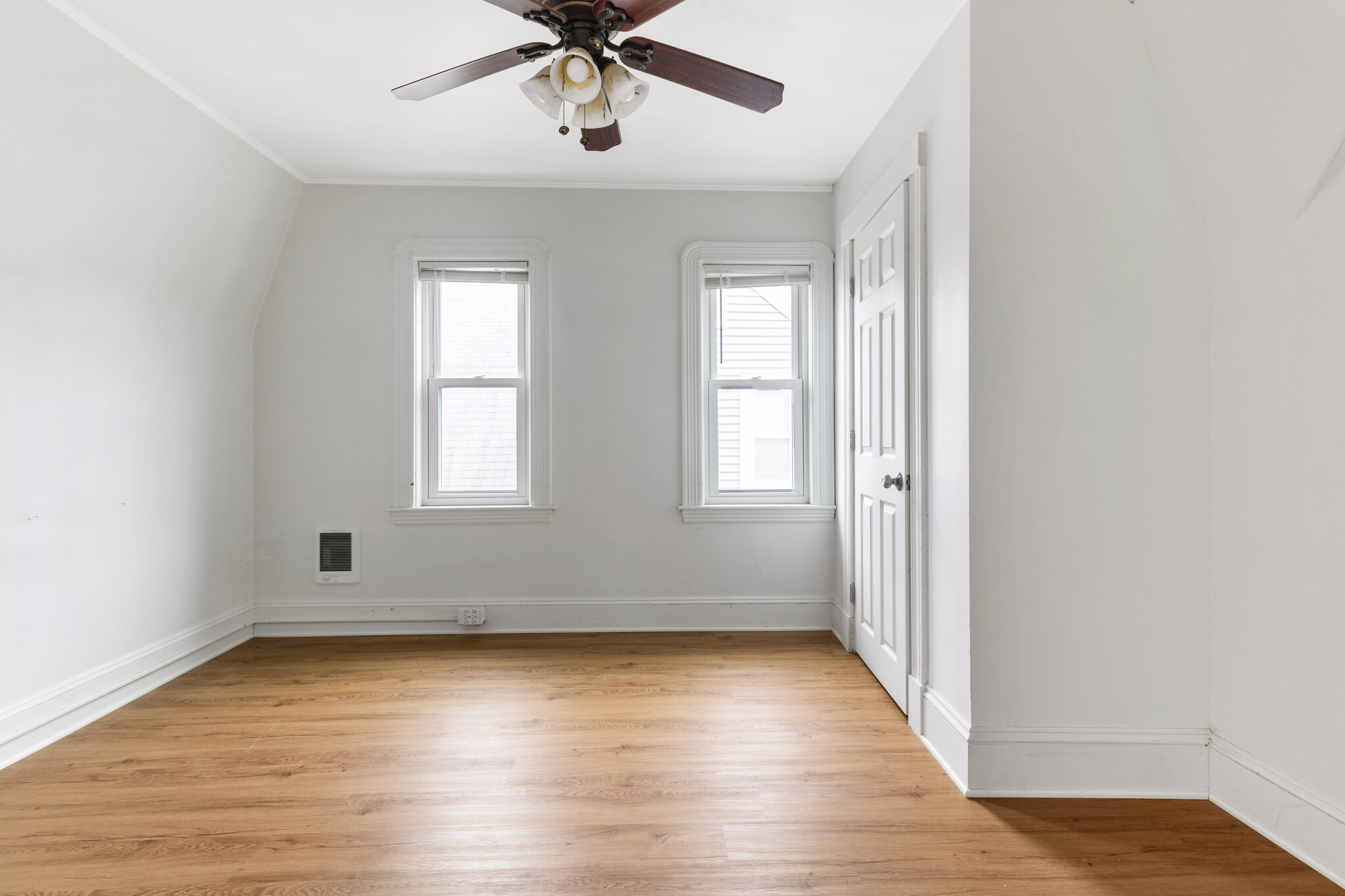 2 bed, 1 bath apartment for rent at 266 Willow Ave Unit 3, Powder House Square — photo 5 of 6