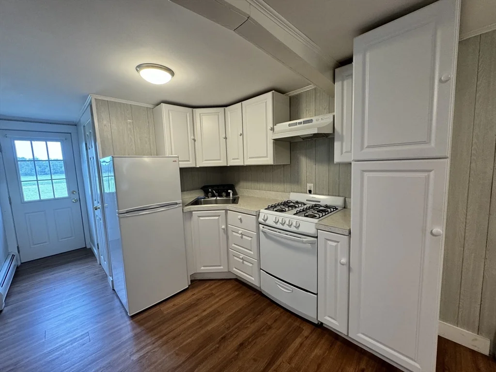 1 bed, 1 bath apartment for rent at 2667 Cranberry Hwy Unit 1A, Wareham — photo 12 of 20