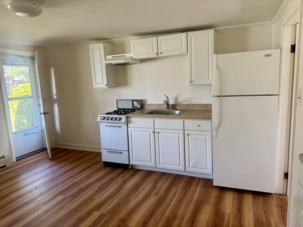 1 bed, 1 bath apartment for rent at 2667 Cranberry Hwy Unit 4, Wareham — photo 14 of 16