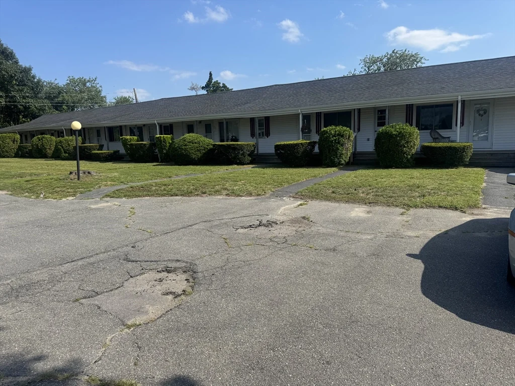 1 bed, 1 bath apartment for rent at 2667 Cranberry Hwy Unit 4, Wareham — photo 13 of 16