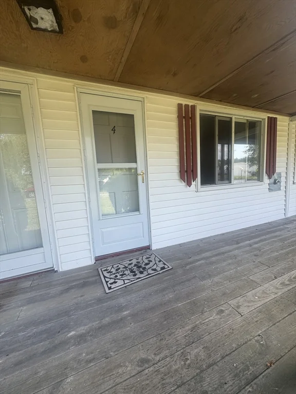 1 bed, 1 bath apartment for rent at 2667 Cranberry Hwy Unit 4, Wareham — photo 1 of 16
