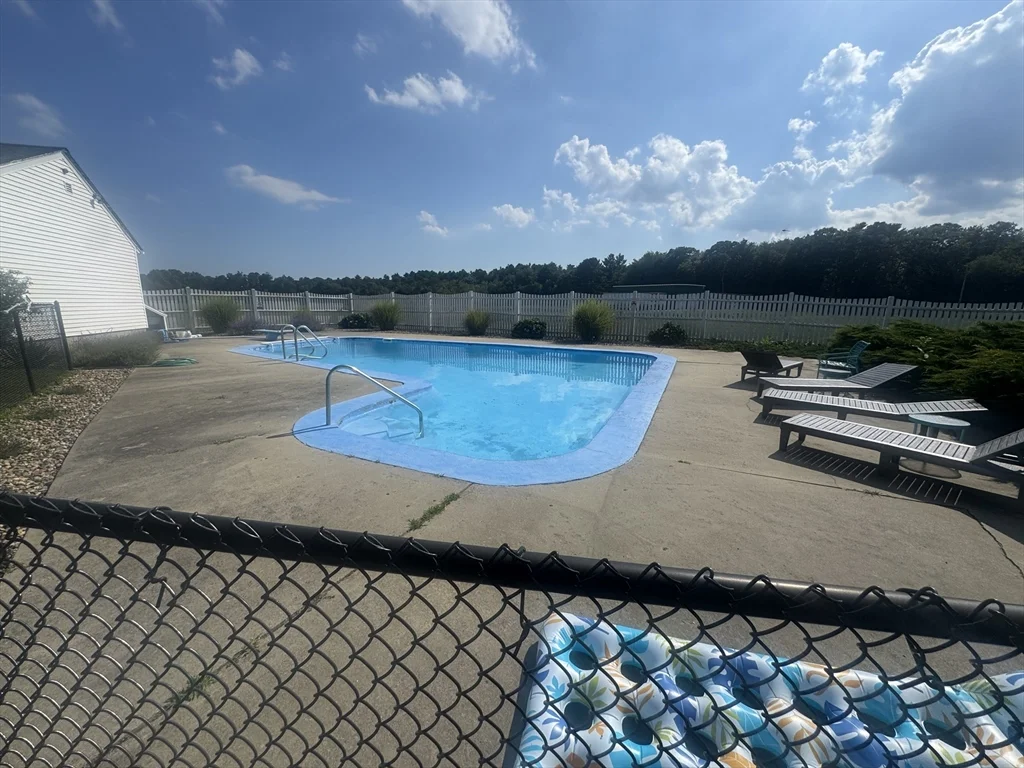1 bed, 1 bath apartment for rent at 2667 Cranberry Hwy Unit 4, Wareham — photo 9 of 16