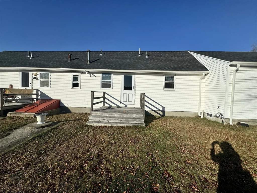 1 bed, 1 bath apartment for rent at 2667 Cranberry Hwy Unit 7, Wareham — photo 3 of 17