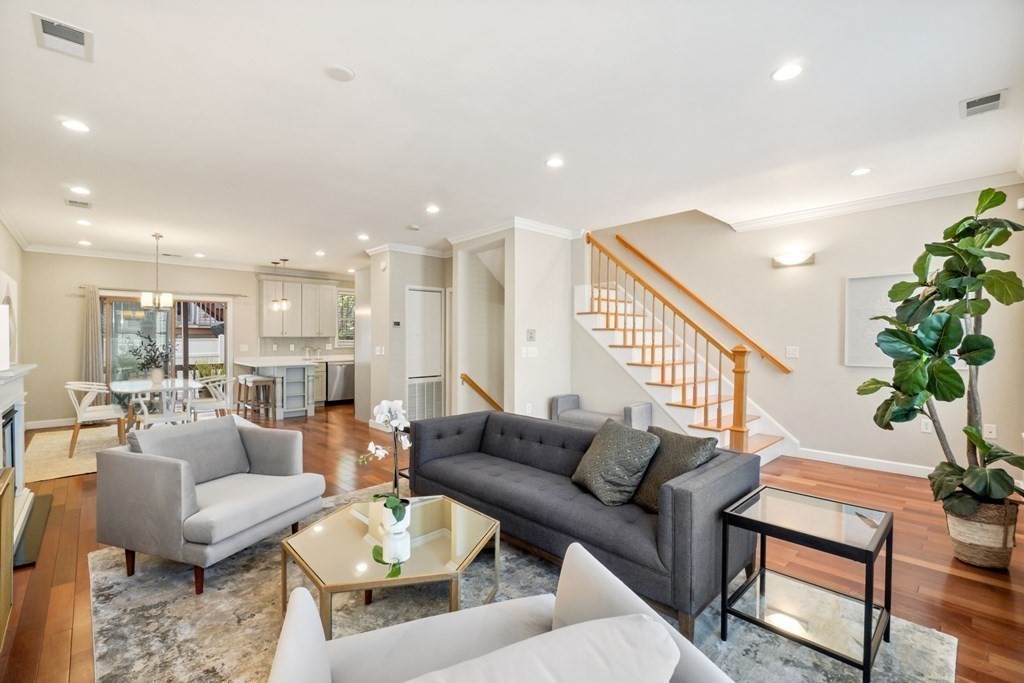 3 bed, 2 bath apartment for rent at 267 Bolton St Unit 267, South Boston — photo 5 of 18