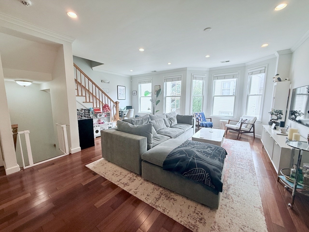3 bed, 2 bath apartment for rent at 267 Bolton St Unit 267, South Boston — photo 3 of 18