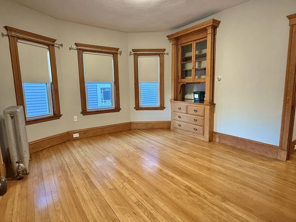 3 bed, 1 bath apartment for rent at 267 Boston Ave Unit 2, Tufts University — photo 2 of 19