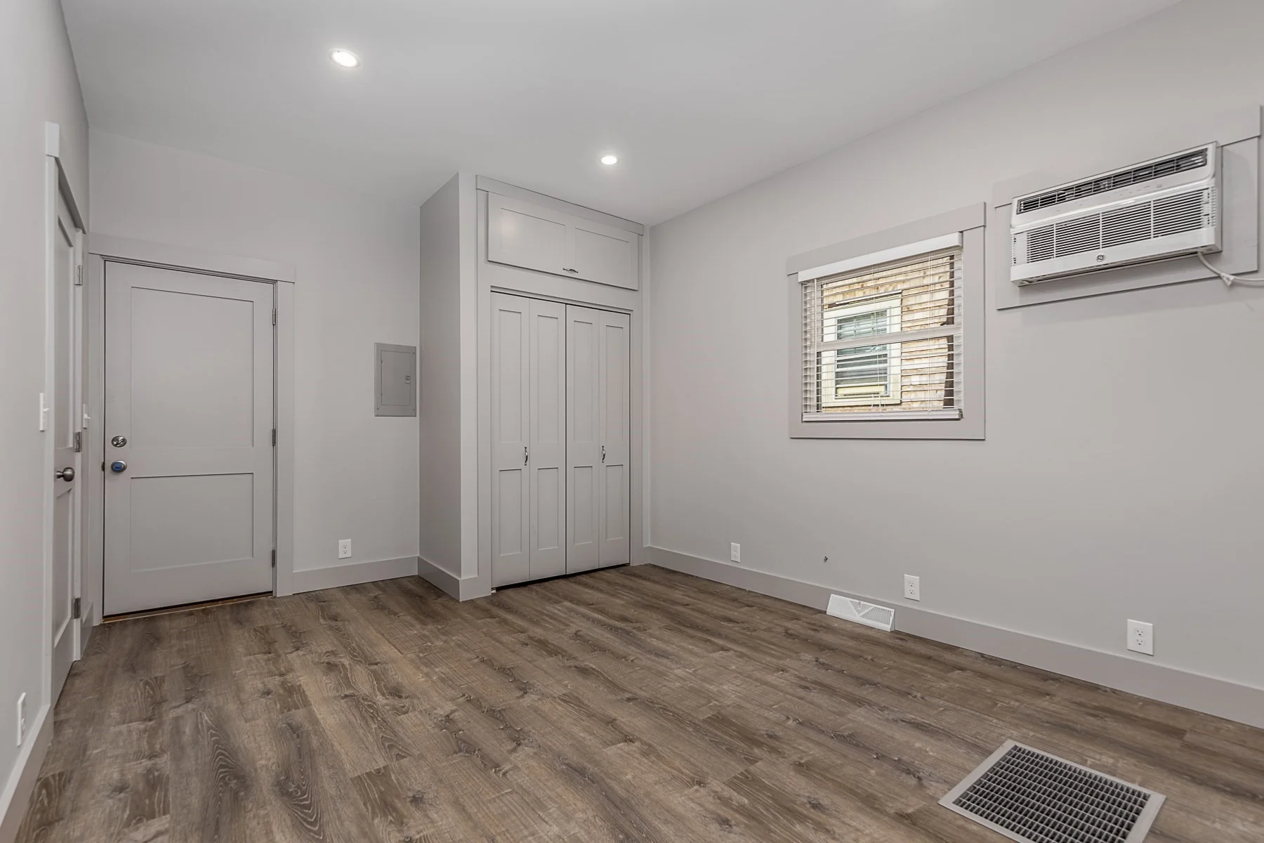 1 bed, 1 bath apartment for rent at 267 Humphrey St Unit A, Marblehead — photo 7 of 9