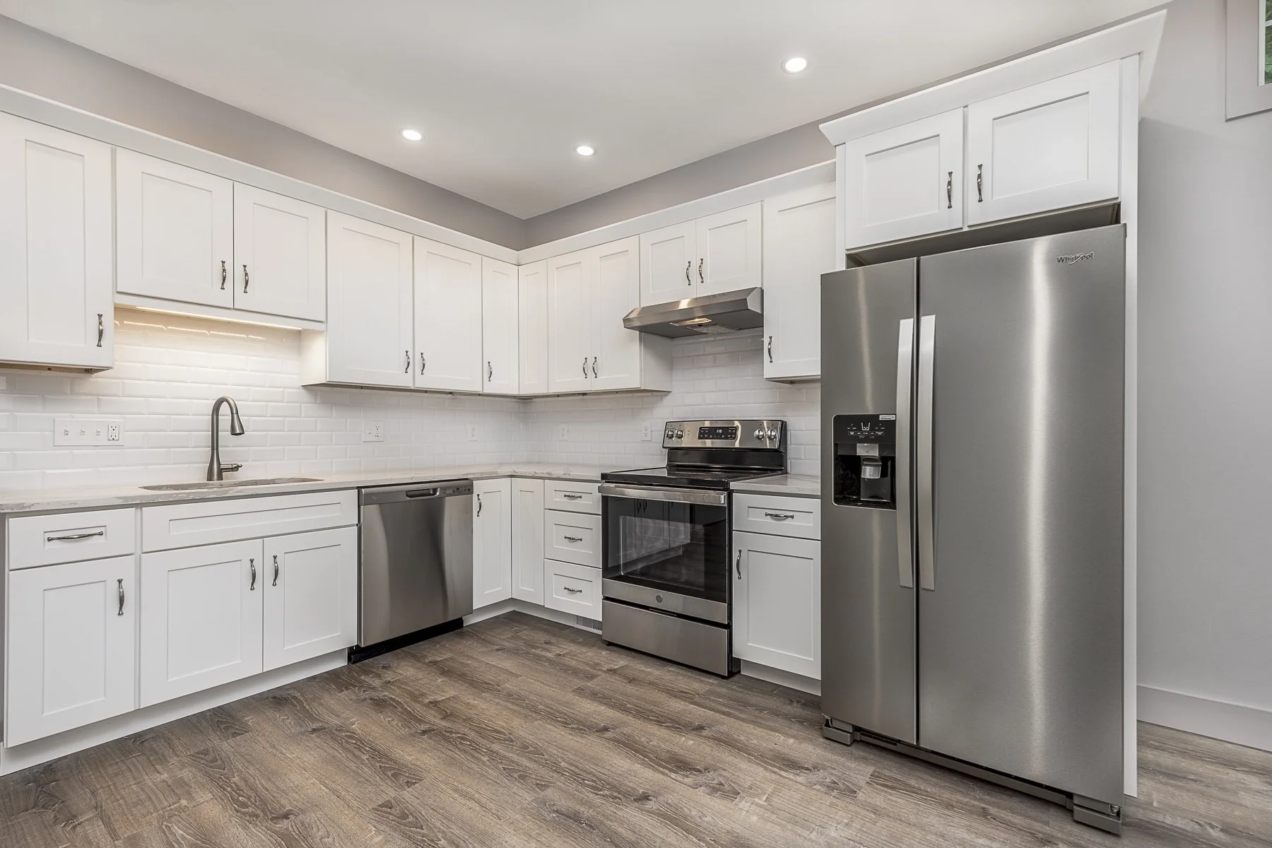 1 bed, 1 bath apartment for rent at 267 Humphrey St Unit A, Marblehead — photo 5 of 9