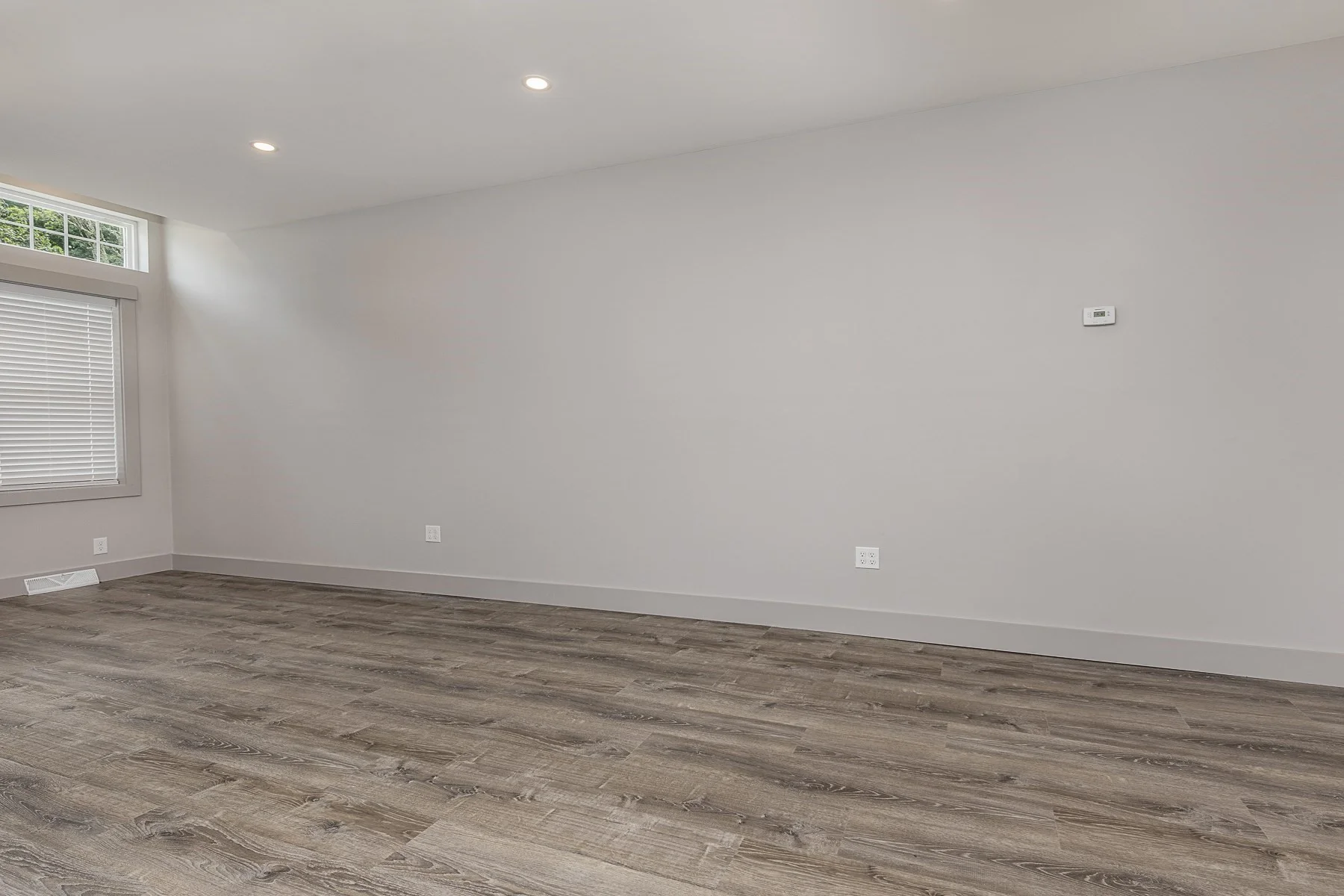 1 bed, 1 bath apartment for rent at 267 Humphrey St Unit A, Marblehead — photo 6 of 9