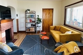 2 bed, 1 bath apartment for rent at 267 Lynn Shore Dr Unit 2, Diamond District — photo 3 of 25