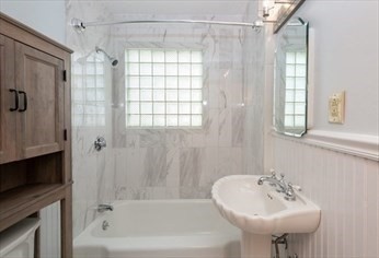 2 bed, 1 bath apartment for rent at 267 Lynn Shore Dr Unit 2, Diamond District — photo 15 of 25