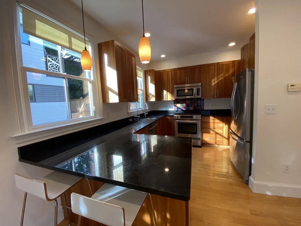 3 bed, 1.5 bath apartment for rent at 267 Norfolk St Unit 267, The Port — photo 6 of 19