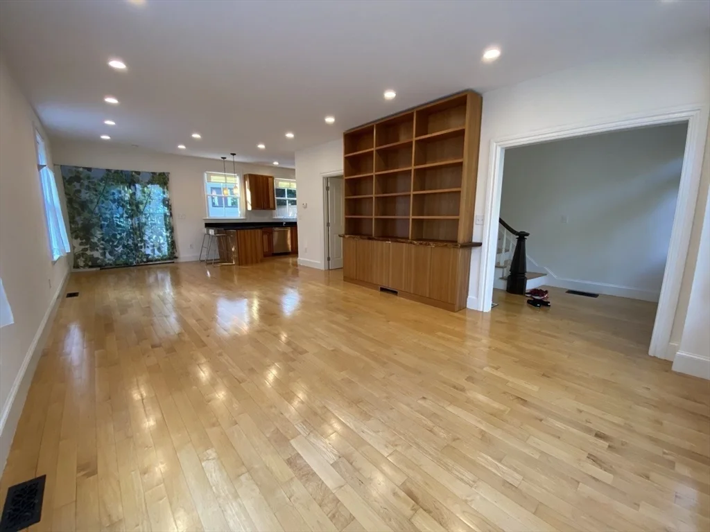3 bed, 1.5 bath apartment for rent at 267 Norfolk St Unit 267, The Port — photo 3 of 19