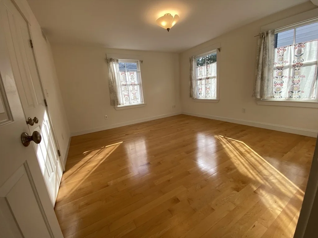 3 bed, 1.5 bath apartment for rent at 267 Norfolk St Unit 267, The Port — photo 8 of 19