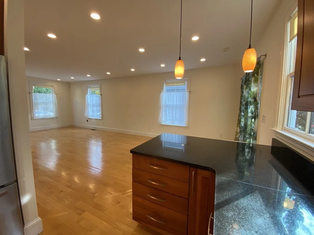 3 bed, 1.5 bath apartment for rent at 267 Norfolk St Unit 267, The Port — photo 5 of 19