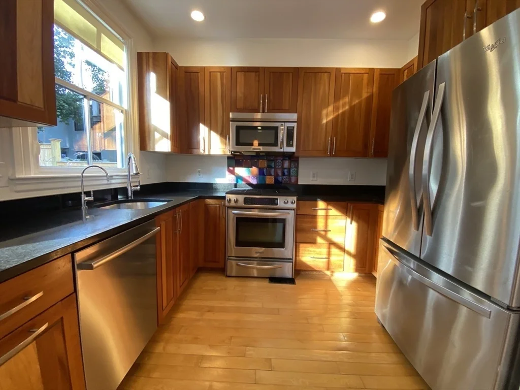 3 bed, 1.5 bath apartment for rent at 267 Norfolk St Unit 267, The Port — photo 2 of 19