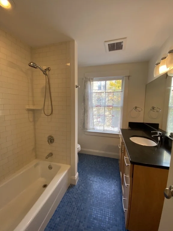 3 bed, 1.5 bath apartment for rent at 267 Norfolk St Unit 267, The Port — photo 10 of 19