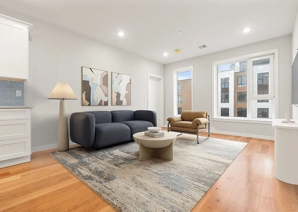 2 bed, 2 bath apartment for rent at 267 Old Colony Ave Unit 301, South Boston — photo 2 of 15