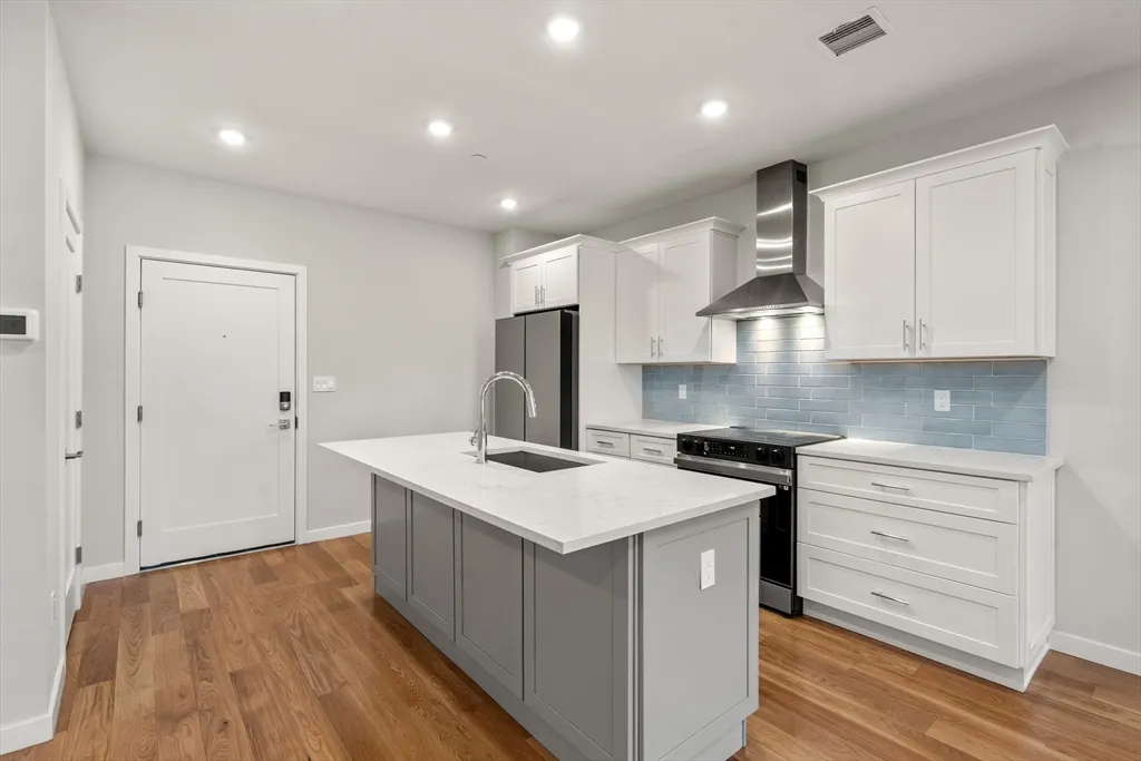 2 bed, 2 bath apartment for rent at 267 Old Colony Ave Unit 411, South Boston — photo 2 of 20