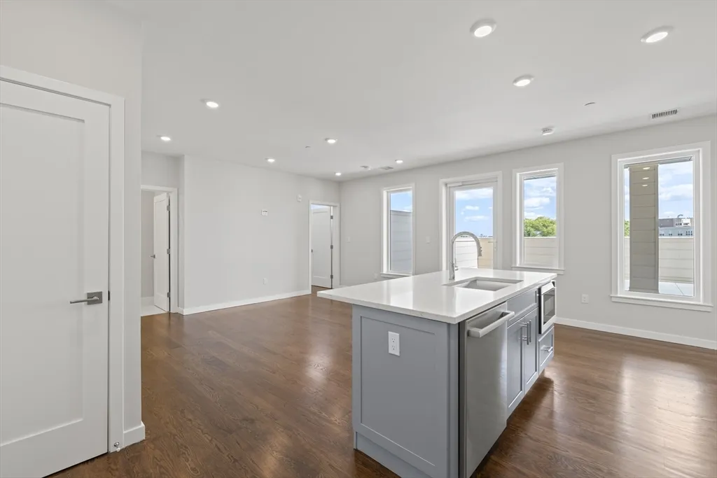 2 bed, 2 bath apartment for rent at 267 Old Colony Ave Unit 507, South Boston — photo 7 of 39