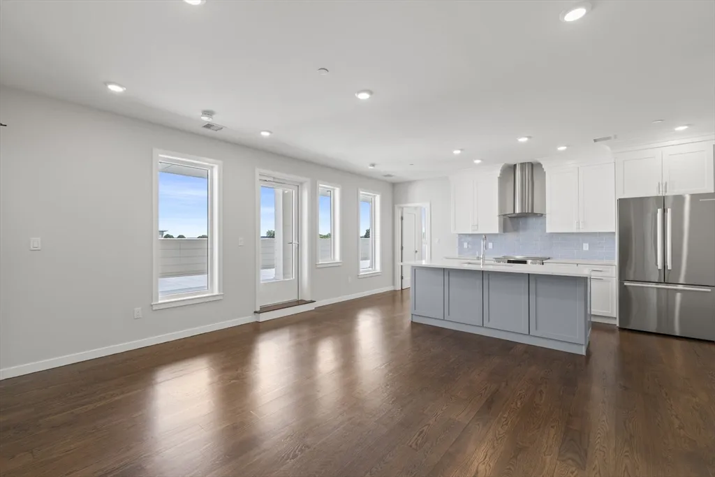2 bed, 2 bath apartment for rent at 267 Old Colony Ave Unit 507, South Boston — photo 5 of 39
