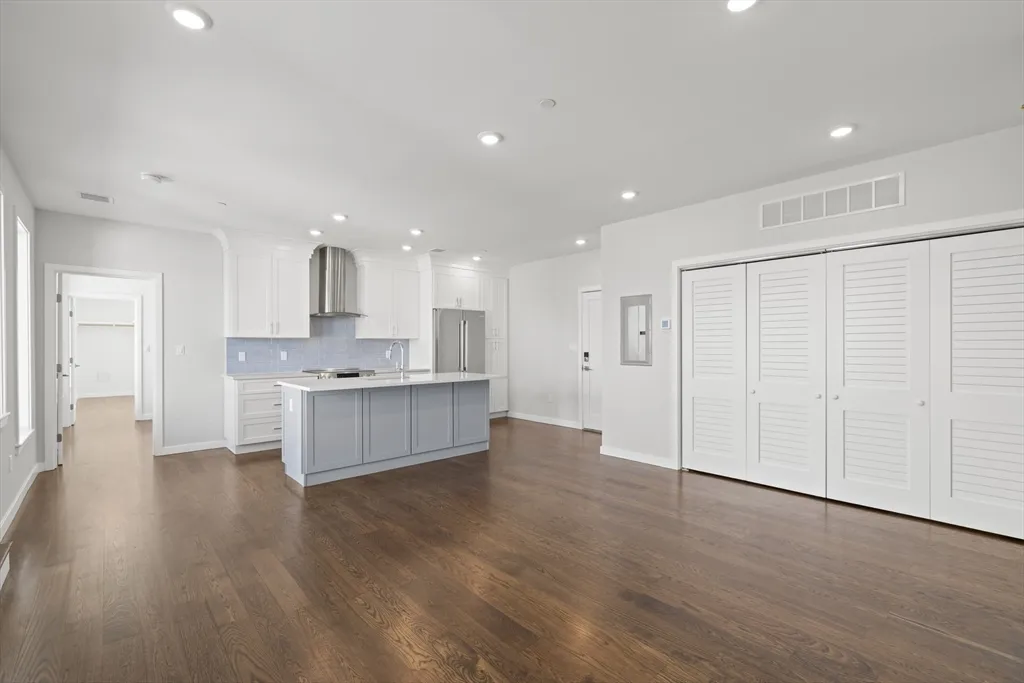 2 bed, 2 bath apartment for rent at 267 Old Colony Ave Unit 507, South Boston — photo 6 of 39