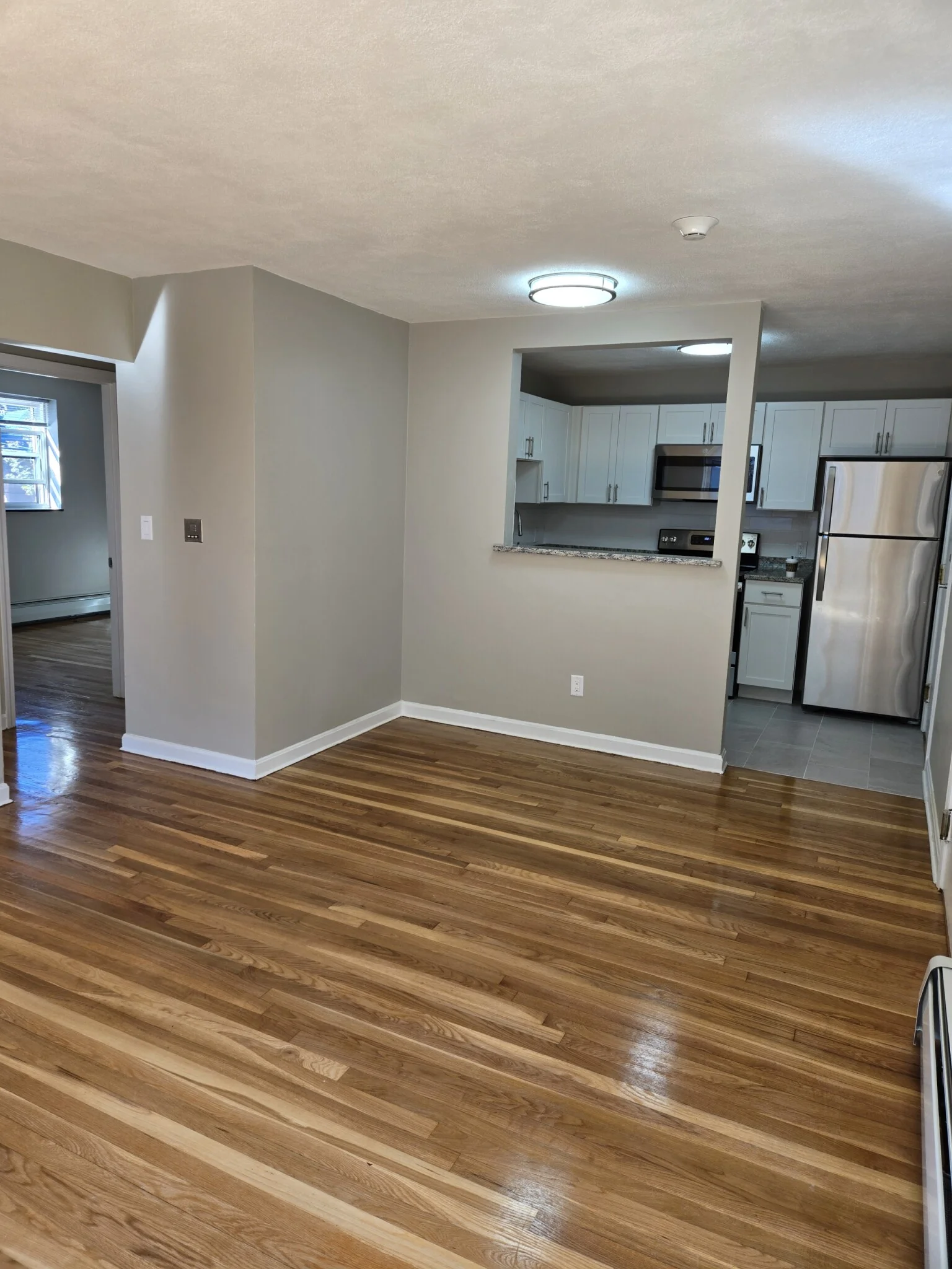 2 bed, 1 bath apartment for rent at 268 Grove St Unit 6, Auburndale — photo 2 of 7