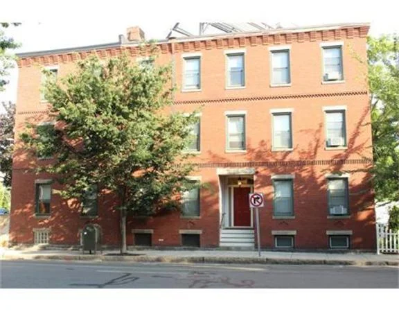 3 bed, 2 bath apartment for rent at 268 River St Unit 2, Cambridgeport — photo 2 of 15