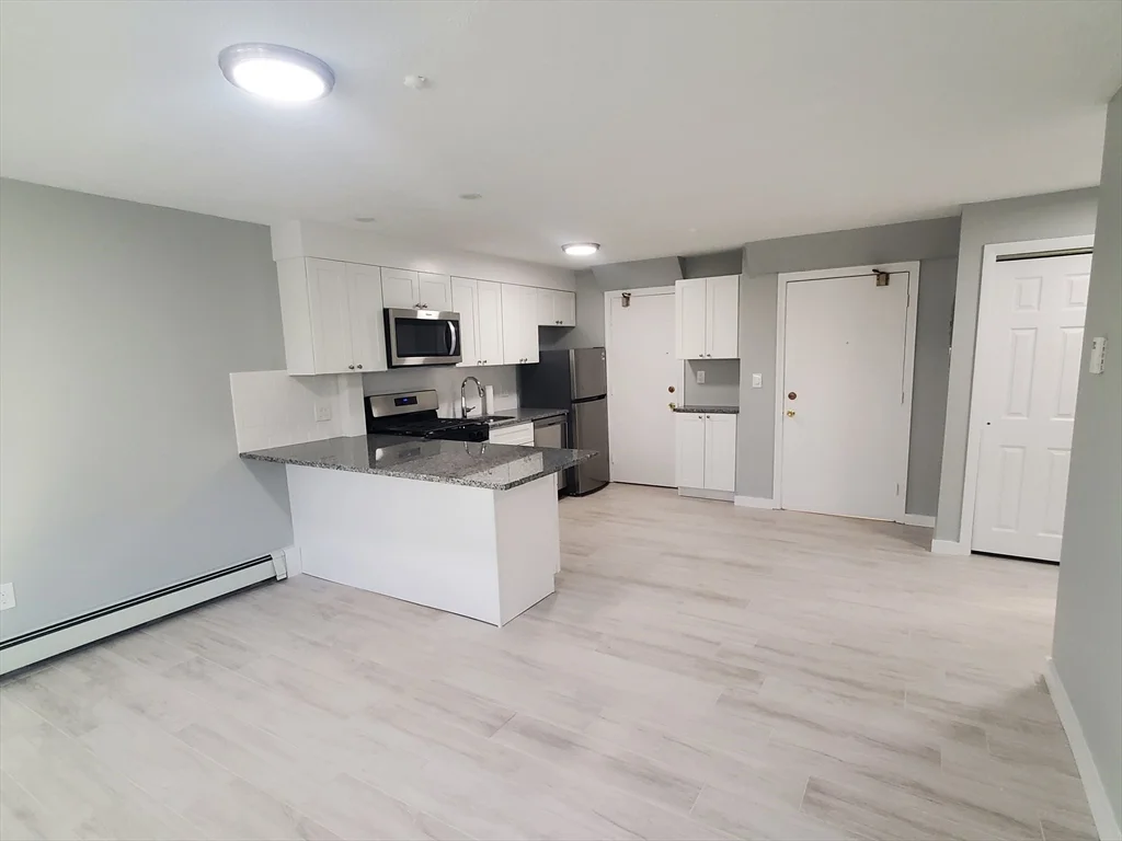 1 bed, 1 bath apartment for rent at 268 West St Unit 3, Quincy — photo 2 of 8