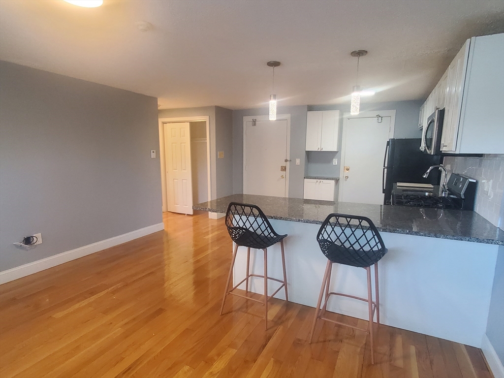 1 bed, 1 bath apartment for rent at 268 West St Unit 8, Quincy — photo 3 of 8